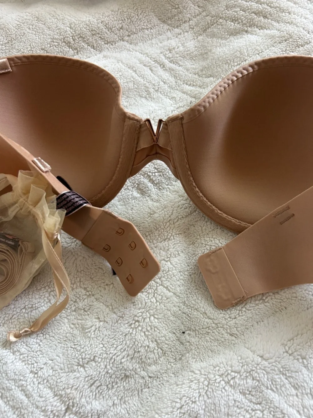Victoria's Secret Strapless Nude/Tan Smooth Molded Bra - Picture 4 of 7
